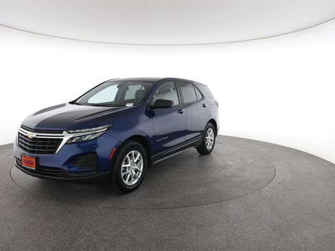 Used 2022 Chevrolet Equinox LS w/ LS Convenience Package image 5