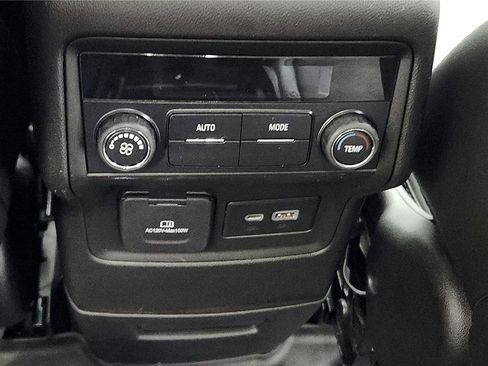 Used 2023 GMC Acadia SLT AWD/4WD image 16