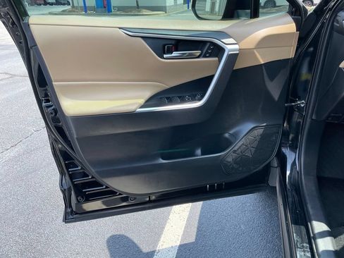 Used 2022 Toyota RAV4 XLE Premium FWD image 23