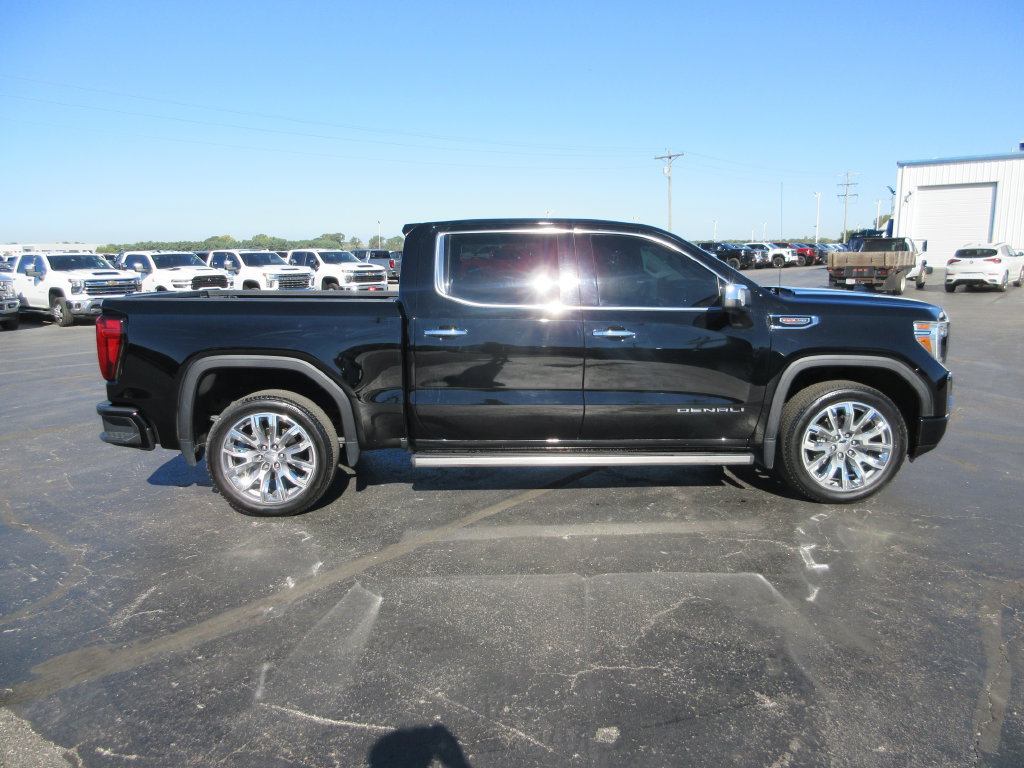 Certified 2021 GMC Sierra 1500 Denali w/ Denali Ultimate Package AWD/4WD image 4