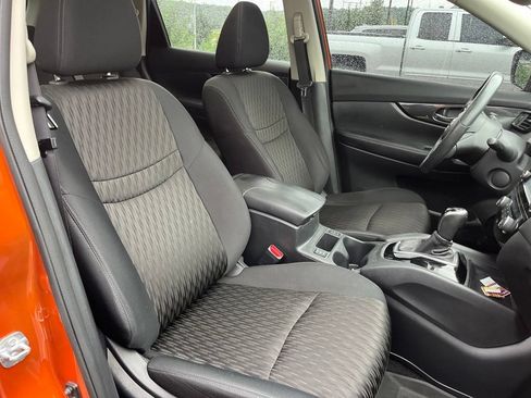 Used 2017 Nissan Rogue SV AWD/4WD image 12