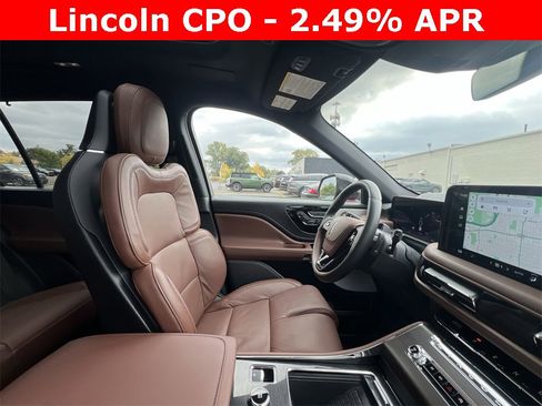 Certified 2025 Lincoln Aviator Reserve w/ Luxury Package image 15