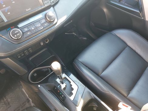 Used 2018 Toyota RAV4 Limited w/ Protection Package image 26