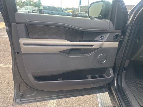Used 2019 Ford Expedition Limited w/ Equipment Group 301A image 23