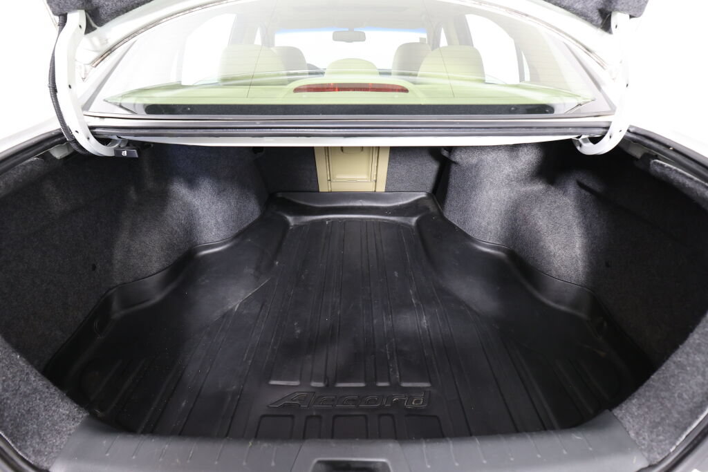 Used 2011 Honda Accord EX-L image 18