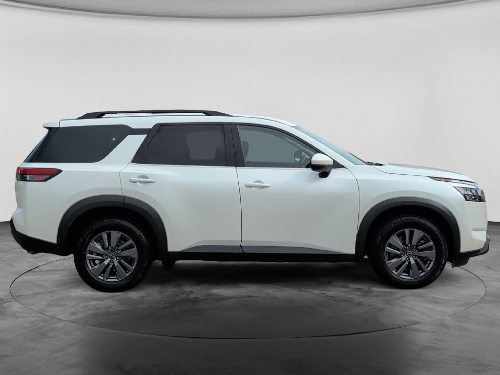 Used 2024 Nissan Pathfinder SV AWD/4WD image 8
