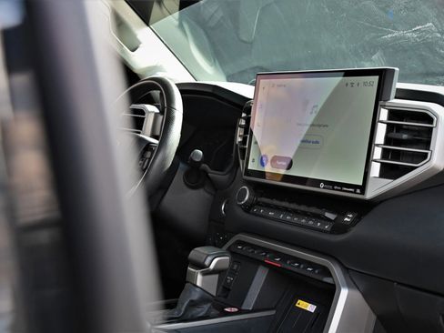 Used 2022 Toyota Tundra Limited image 16