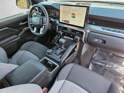 Used 2025 Toyota Tacoma TRD Off-Road w/ TRD Off Road Upgrade Package AWD/4WD image 25