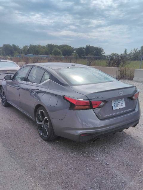 Used 2024 Nissan Altima 2.5 SR FWD image 2