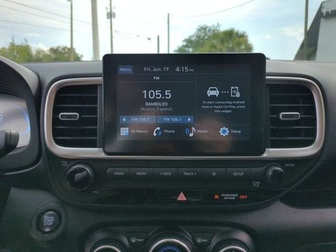 Used 2025 Hyundai Venue SEL FWD image 18