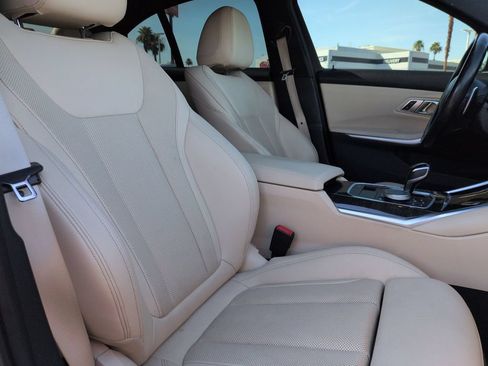 Used 2022 BMW 330i Sedan w/ M Sport Package RWD image 17