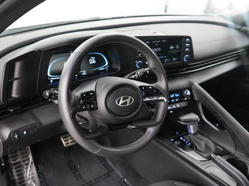 Used 2025 Hyundai Elantra Sport FWD image 19