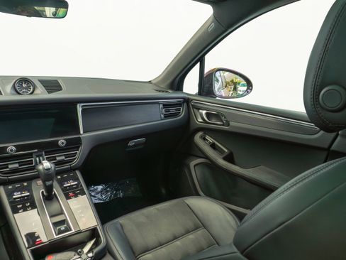 Used 2023 Porsche Macan GTS w/ Sport Chrono Package image 43