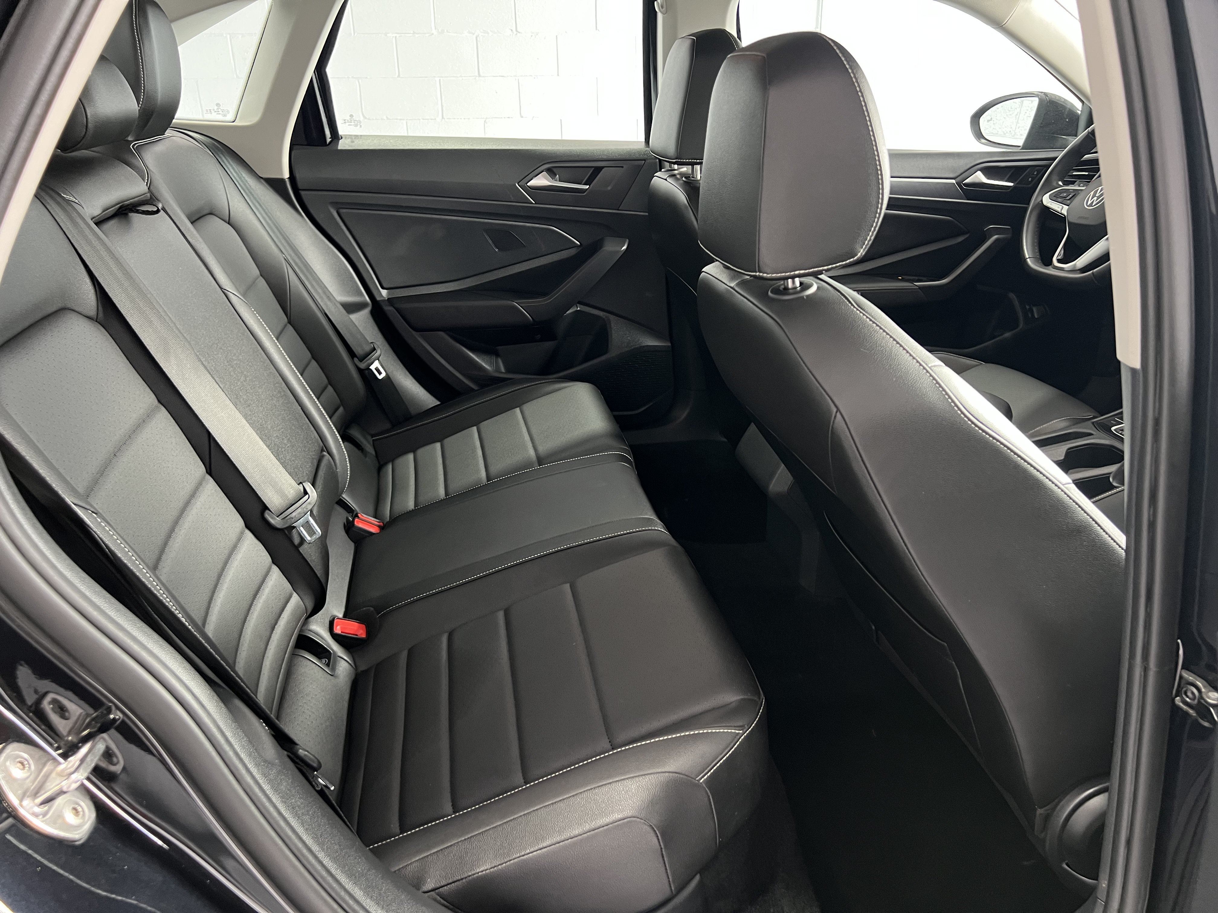 Used 2024 Volkswagen Jetta SE FWD image 22