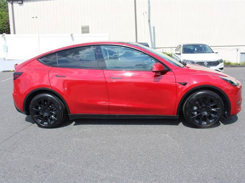 Used 2022 Tesla Model Y Long Range AWD/4WD image 7