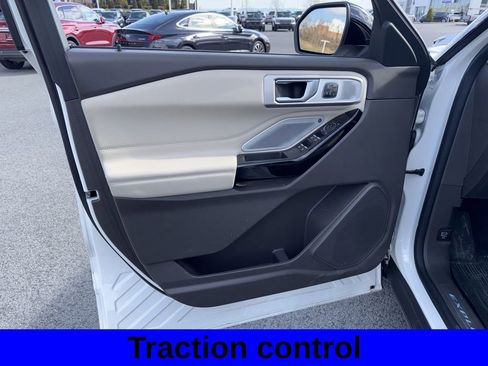 Used 2023 Ford Explorer Platinum w/ Technology Package image 14