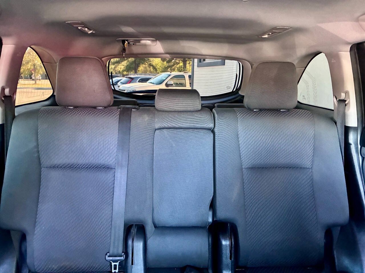 Used 2019 Toyota Highlander LE AWD/4WD image 16