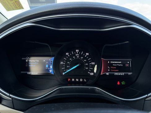 Used 2015 Ford Fusion SE w/ Equipment Group 502A image 24