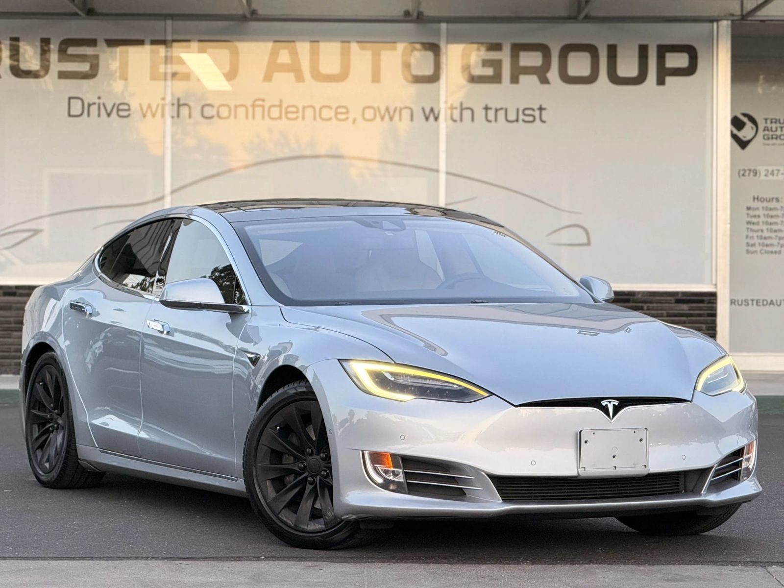 Used 2016 Tesla Model S 90D AWD/4WD image 2