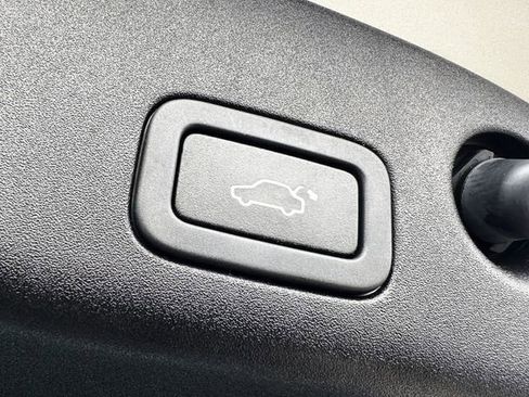 Used 2014 Jaguar XJ AWD image 36