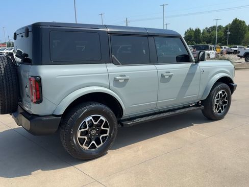 Used 2024 Ford Bronco Outer Banks AWD/4WD image 9