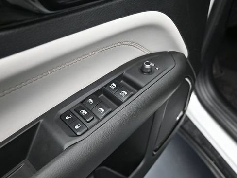 New 2026 Jeep Compass Limited w/ Sun, Sound & Navigation Group AWD/4WD image 13