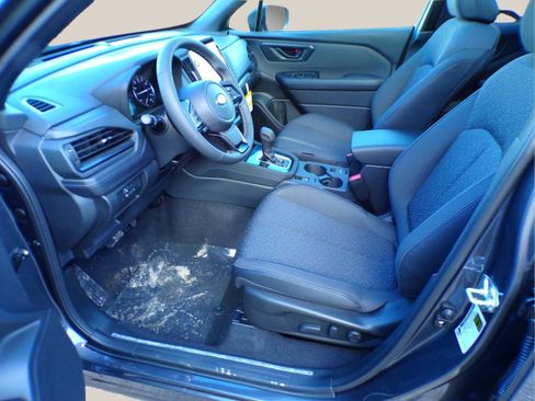 Certified 2025 Subaru Forester Premium image 9