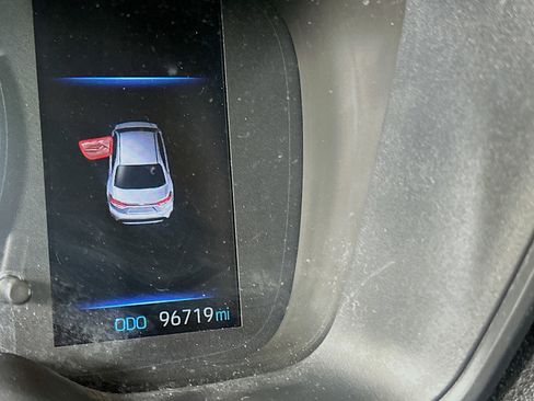 Used 2021 Toyota Corolla LE w/ Carpet Mat Package (TMS) FWD image 17