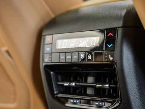Used 2024 Jeep Grand Cherokee Summit AWD/4WD image 35