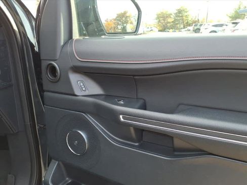 Used 2022 Ford Expedition Max Limited image 15