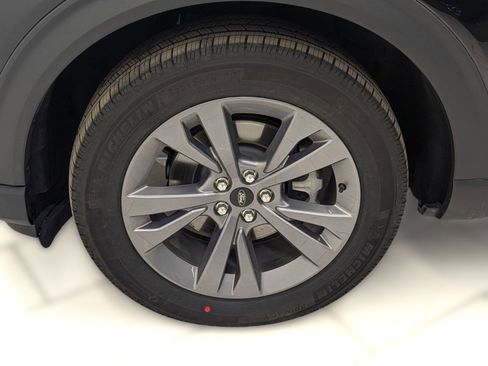New 2026 Ford Explorer Active w/ Active Comfort Package AWD/4WD image 9