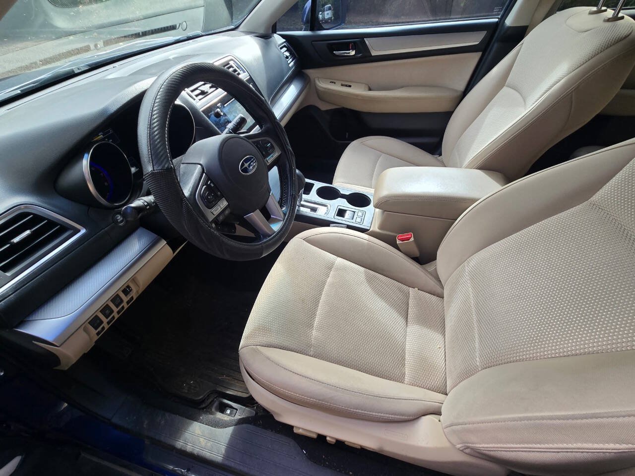Used 2015 Subaru Outback 2.5i Premium AWD/4WD image 2