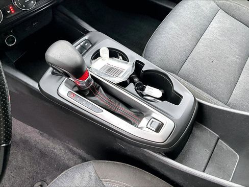 Used 2024 Chevrolet Trax RS w/ Sunroof Package image 13