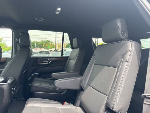 Used 2025 GMC Yukon Denali AWD/4WD image 27