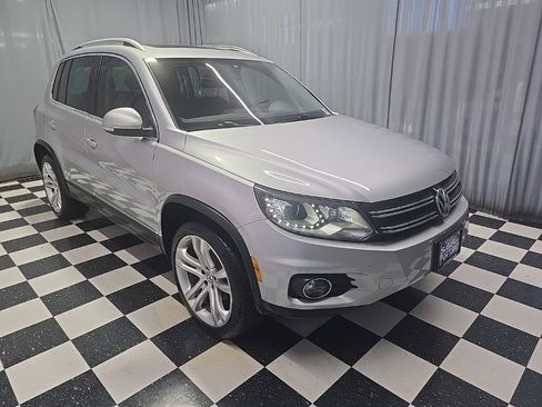 Used 2016 Volkswagen Tiguan SEL image 3