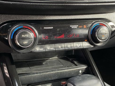 Used 2022 Kia Forte GT-Line w/ GT-Line Premium Package image 16