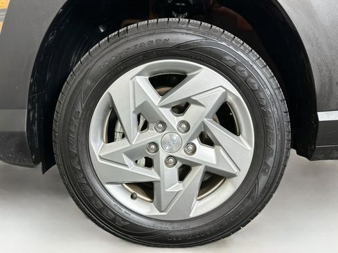 Used 2025 Hyundai Kona SE AWD/4WD image 11