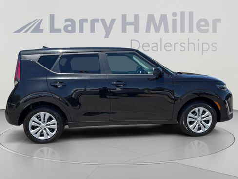 Used 2024 Kia Soul LX FWD image 6