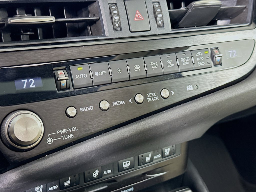 Used 2022 Lexus ES 350 Ultra Luxury w/ Accessory Package 2 FWD image 16