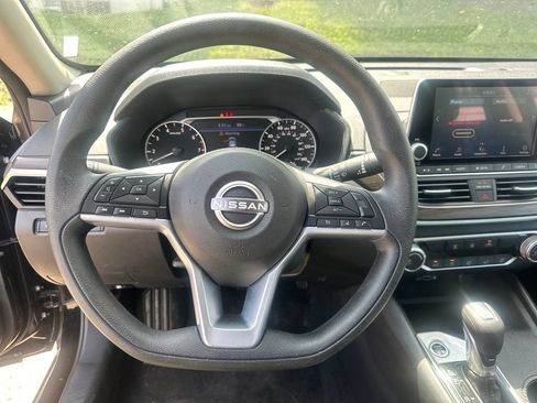 Certified 2025 Nissan Altima 2.5 SV AWD/4WD image 14