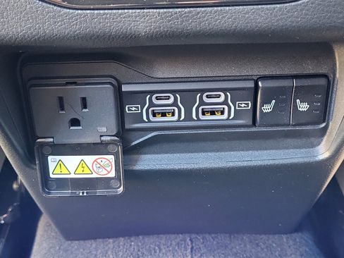 New 2025 Jeep Grand Cherokee Limited w/ Black Appearance Package image 27