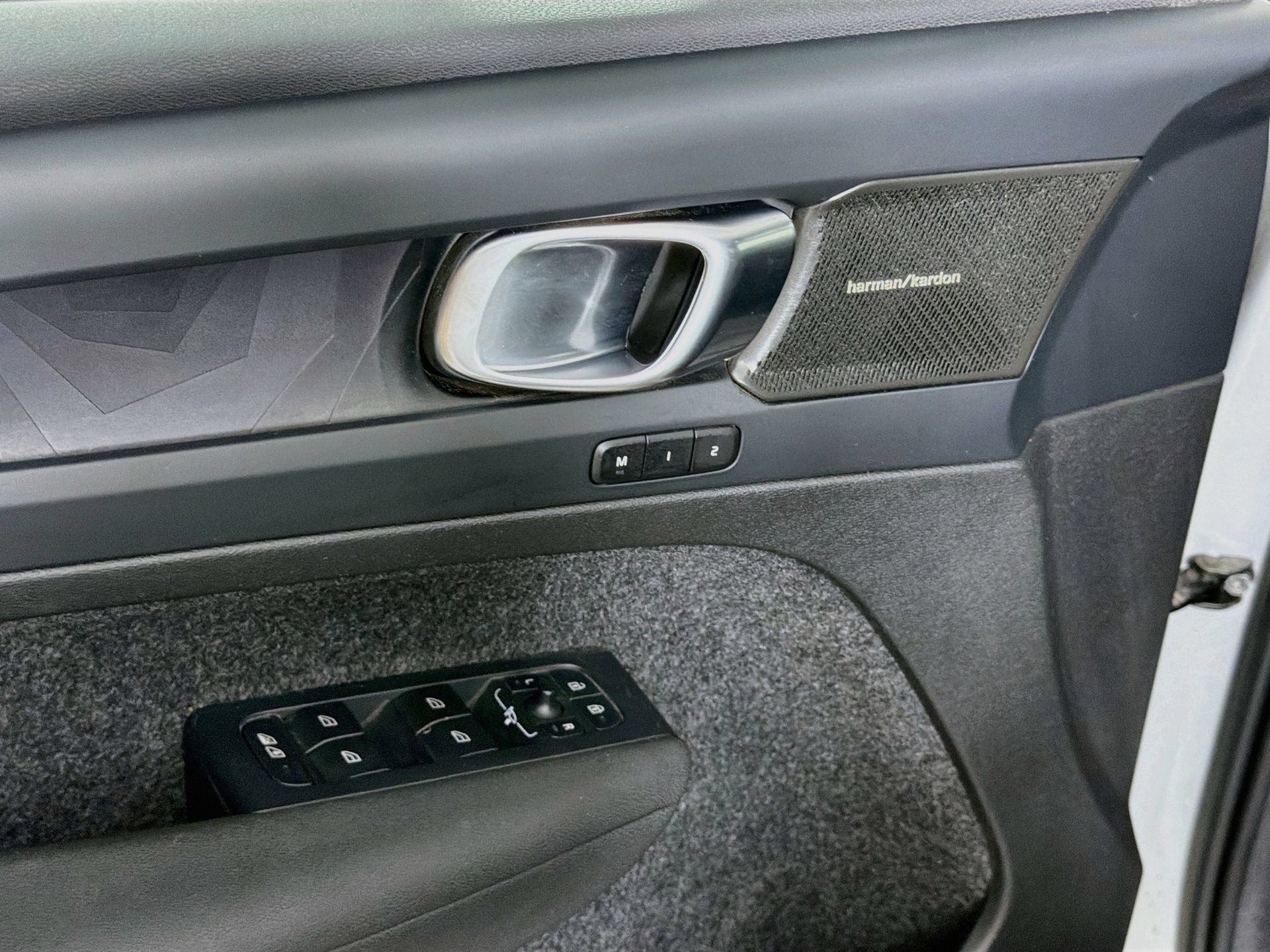 Certified 2023 Volvo C40 P8 Recharge Ultimate w/ Protection Package Premier AWD/4WD image 19