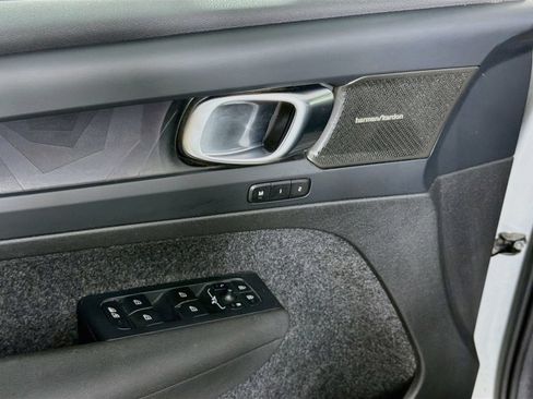 Certified 2023 Volvo C40 P8 Recharge Ultimate w/ Protection Package Premier AWD/4WD image 19