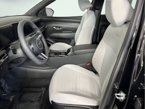 Used 2025 Hyundai Santa Cruz SE AWD/4WD image 10