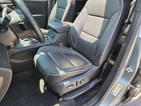 Used 2023 Chevrolet Traverse Premier AWD/4WD image 6