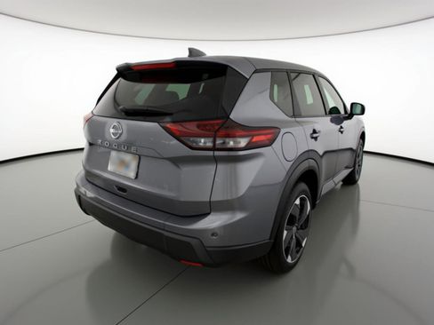 Used 2025 Nissan Rogue SV FWD image 9
