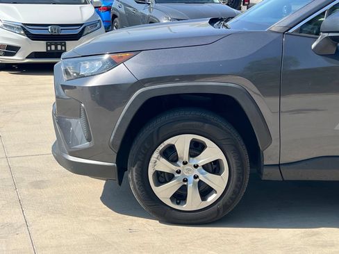Used 2022 Toyota RAV4 LE FWD image 8