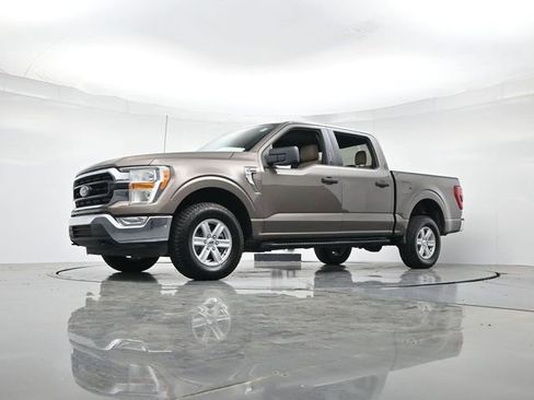 Certified 2022 Ford F150 XLT w/ Equipment Group 301A Mid AWD/4WD image 32