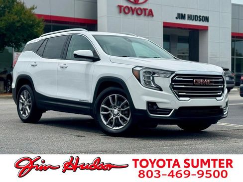 Used 2024 GMC Terrain SLT FWD image 1