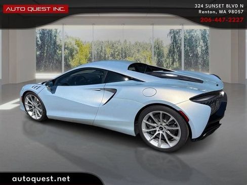 Used 2023 McLaren Artura RWD image 7